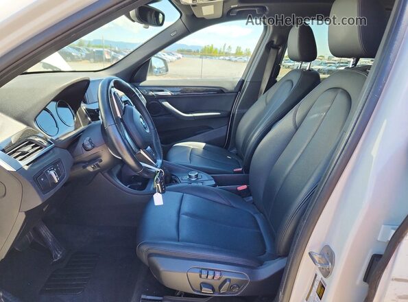 WBXHT3C54K5L89219 2019 BMW X1 White 