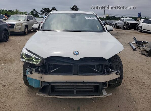 WBXHT3C55K5L37257 2019 BMW X1 White Front view