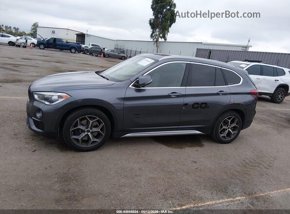 WBXHT3Z38H4A53984 2017 BMW X1 Gray სალონის 360-გრადუსიანი ხედი