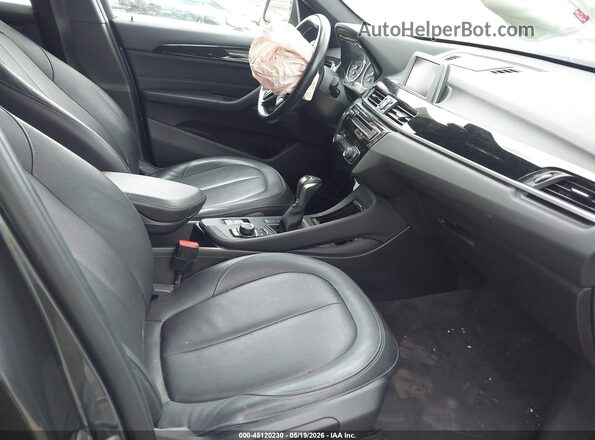 WBXHU7C34J5H40893 2018 BMW X1 Black Front interior view