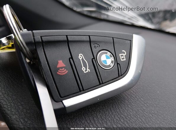 WBXHU7C38J5L07347 2018 BMW X1 Черный Вид панели приборов