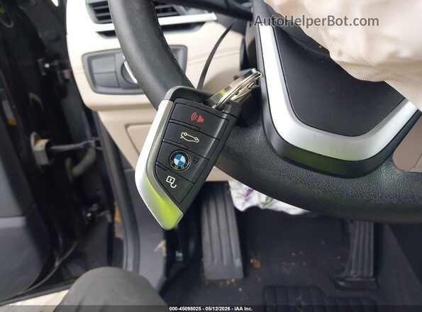 WBXJG7C08M5T11269 2021 BMW X1 Black Vista del salpicadero