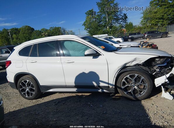 WBXJG9C03M5S07347 2021 BMW X1 White Rear interior view