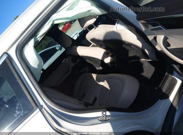 WBXJG9C03M5S07347 2021 BMW X1 White VIN sticker view