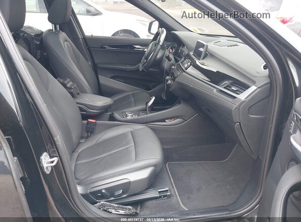 WBXJG9C05M5U09977 2021 BMW X1 Black Սալոնի դիմացի տեսք