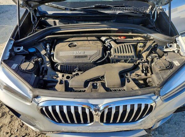 WBXJG9C07L5P94392 2020 BMW X1 Silver ძრავის განყოფილების ხედი
