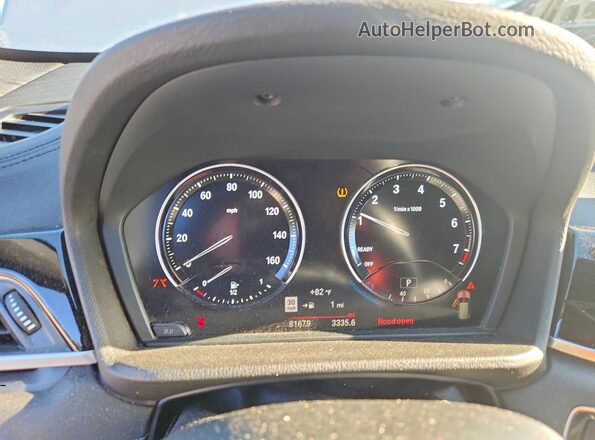 WBXJG9C07L5P94392 2020 BMW X1 Silver ხელსაწყოთა პანელის ხედი