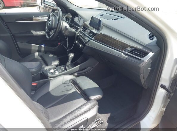WBXYJ5C54K5N72007 2019 BMW X2 White Vista interior delantera