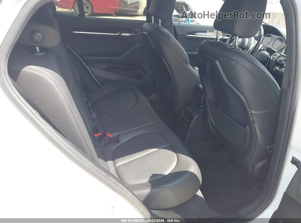 WBXYJ5C54K5N72007 2019 BMW X2 White Vista de la etiqueta del VIN