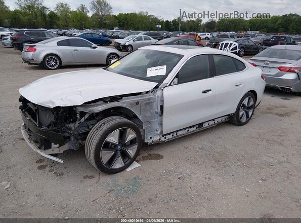 WBY43AW07PFR42039 2023 BMW I4 Белый Передняя левая четверть