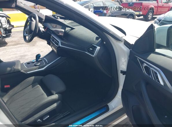 WBY43AW09PFP55790 2023 BMW I4 White წინა სალონის ხედი