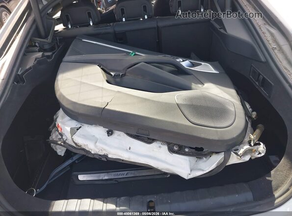 WBY43AW09PFP55790 2023 BMW I4 White ხელსაწყოთა პანელის ხედი