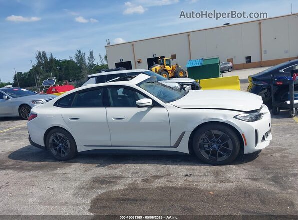 WBY43AW09PFP55790 2023 BMW I4 White სალონის 360-გრადუსიანი ხედი