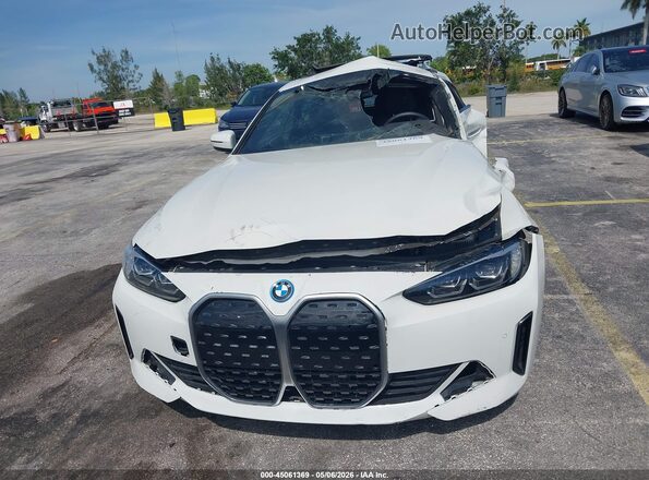 WBY43AW09PFP55790 2023 BMW I4 White უკანა სალონის ხედი