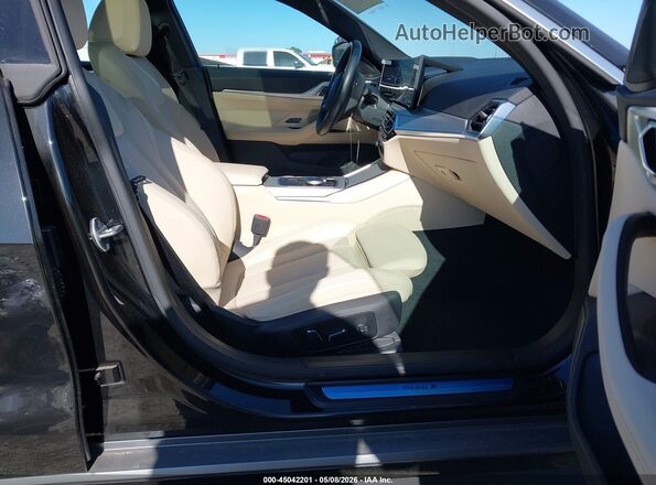WBY43AW09RFT41332 2024 BMW I4 Black Вид салону спереду
