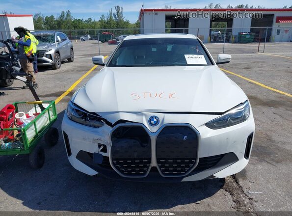 WBY43AW0XRFT31019 2024 BMW I4 White Widok zestawu wskaźników