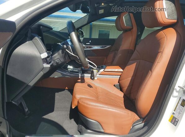 WBY43EJ06RCS00007 2024 BMW OTHER Белый Вид салона спереди