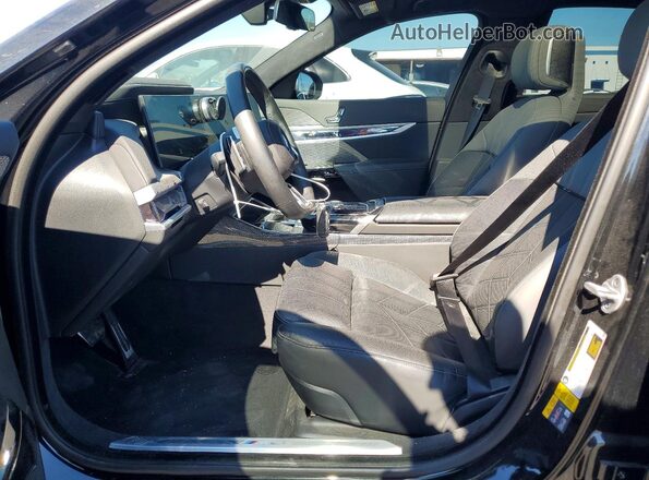 WBY53EJ06PCM80108 2023 BMW OTHER Черный Вид салона спереди