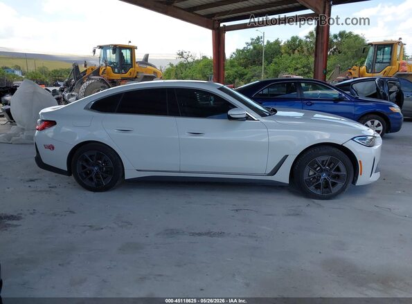 WBY73AW00PFR02804 2023 BMW I4 White Панорамний вид салону 360°