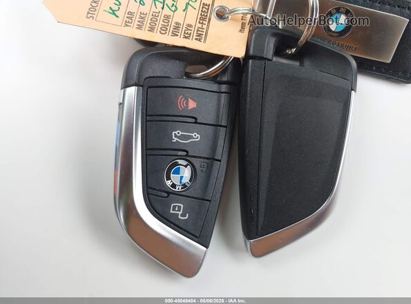 WBY83FB04RFT01700 2024 BMW I4 Gray Vista del salpicadero