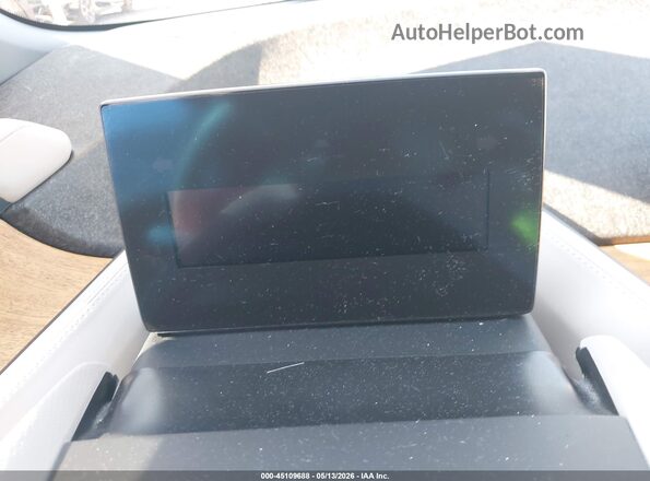 WBY8P4C54K7D52149 2019 BMW I3 White Rear seats view