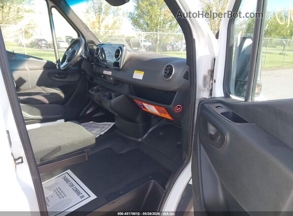 WD3PF1CD6KP057101 2019 MERCEDES-BENZ SPRINTER Белый Вид салона спереди