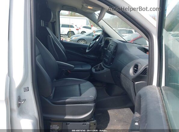 WD3PG3EA1K3594879 2019 MERCEDES-BENZ METRIS White Front interior view