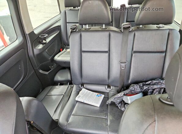 WD4PG2EE6J3348949 2018 MERCEDES-BENZ METRIS Black Vista interior trasera
