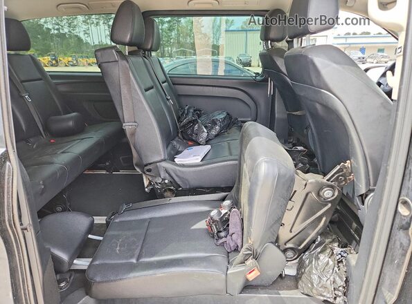 WD4PG2EE6J3348949 2018 MERCEDES-BENZ METRIS Black Vista del compartimento del motor