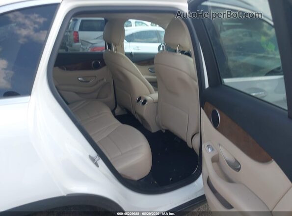 WDC0G4JB0HF137252 2017 MERCEDES-BENZ GLC 300 White Vista de la etiqueta del VIN