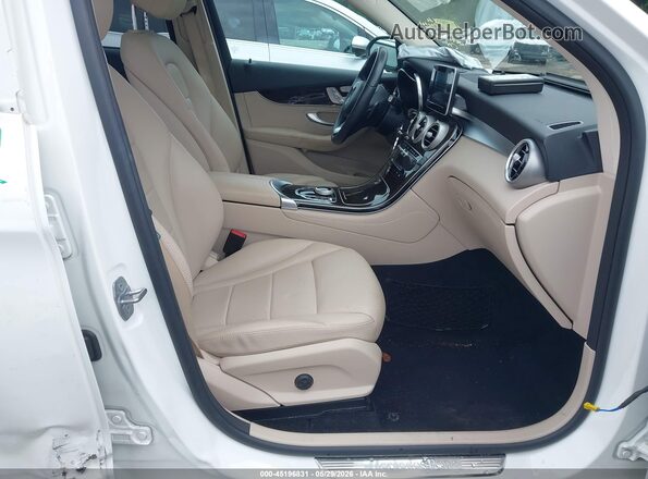WDC0G4JB1JV079485 2018 MERCEDES-BENZ GLC 300 White Widok wnętrza z przodu