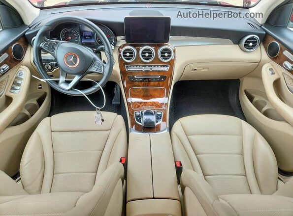 WDC0G4JB3GF084111 2016 MERCEDES-BENZ GLC-CLASS Red Vista del salpicadero