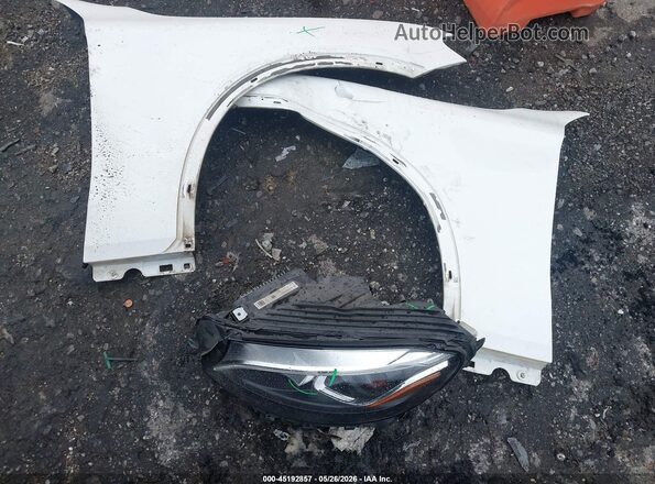WDC0G4JB8JV043986 2018 MERCEDES-BENZ GLC 300 White 