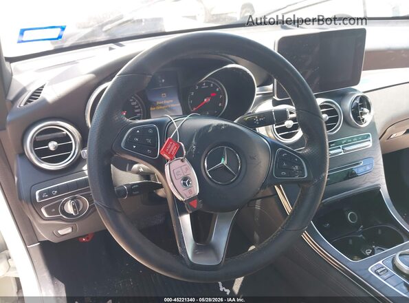 WDC0G4JBXJV065942 2018 MERCEDES-BENZ GLC 300 White Vista del salpicadero