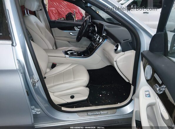 WDC0G4KB0HF249161 2017 MERCEDES-BENZ GLC 300 Серебряный Вид салона спереди