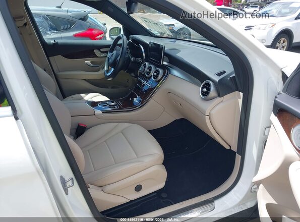 WDC0G4KB4JV093069 2018 MERCEDES-BENZ GLC 300 White წინა სალონის ხედი