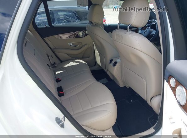 WDC0G4KB4JV093069 2018 MERCEDES-BENZ GLC 300 White VIN კოდის სტიკერის ხედი