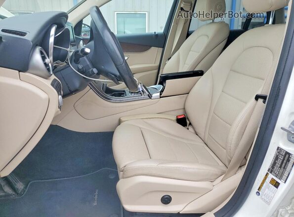 WDC0G4KB6K1005325 2019 MERCEDES-BENZ GLC-CLASS White Front interior view