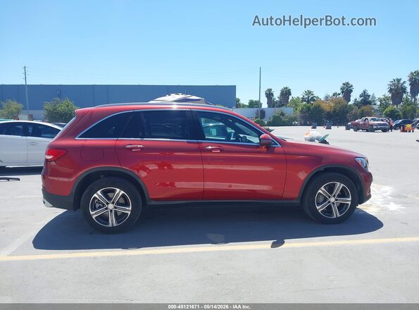 WDC0G4KB7HF158999 2017 MERCEDES-BENZ GLC 300 Red Вид задньої частини салону