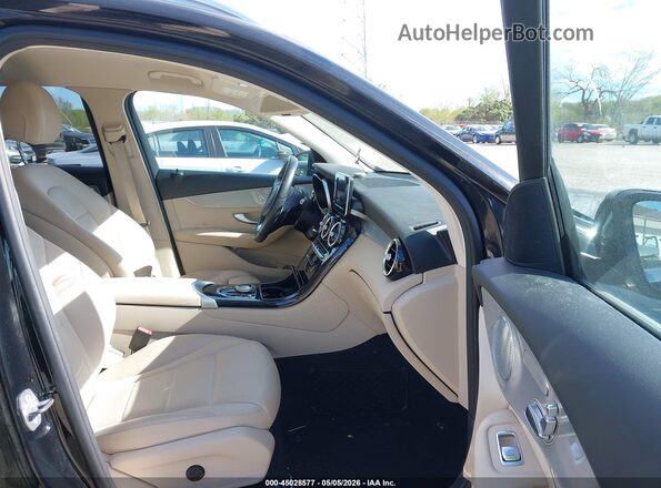 WDC0G4KB8HF155867 2017 MERCEDES-BENZ GLC 300 Black Սալոնի դիմացի տեսք