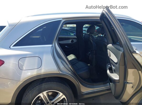 WDC0G4KB9KV136919 2019 MERCEDES-BENZ GLC 300 Silver Widok naklejki z numerem VIN