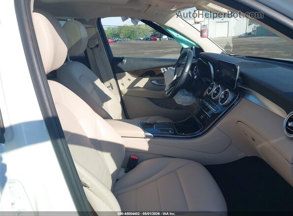 WDC0G8EB8LF719593 2020 MERCEDES-BENZ GLC 300 White Front interior view