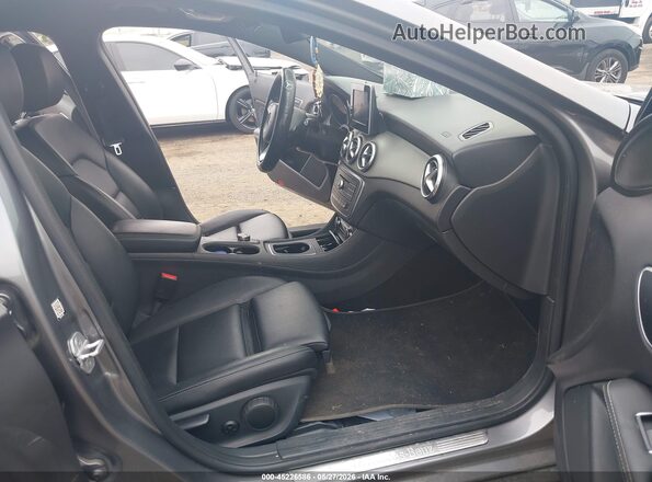 WDCTG4EB0GJ270922 2016 MERCEDES-BENZ GLA 250 Gray Вид салону спереду