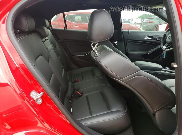 WDCTG4EB0LU020962 2020 MERCEDES-BENZ GLA Red Вид задньої частини салону
