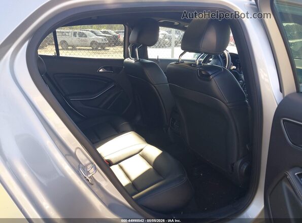 WDCTG4EB2GJ252695 2016 MERCEDES-BENZ GLA 250 Silver Вид наклейки з VIN-кодом
