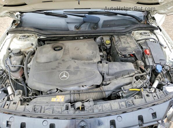 WDCTG4EB5HJ357698 2017 MERCEDES-BENZ GLA White Vista del compartimento del motor