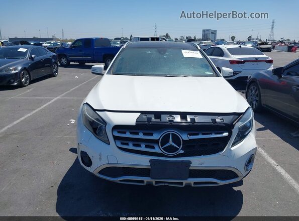 WDCTG4EB5JJ520193 2018 MERCEDES-BENZ GLA 250 White Vista del cuadro de instrumentos