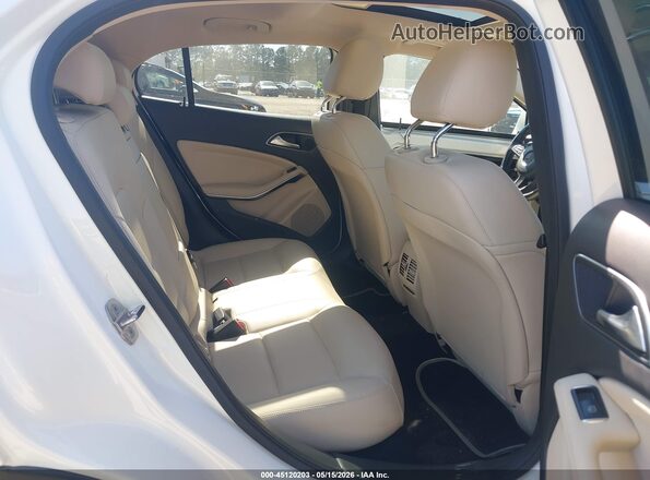 WDCTG4EB6KU013612 2019 MERCEDES-BENZ GLA 250 White VIN კოდის სტიკერის ხედი