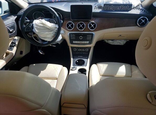 WDCTG4EB7KU014896 2019 MERCEDES-BENZ GLA White Widok deski rozdzielczej