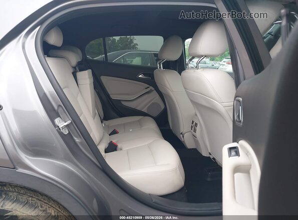 WDCTG4EB8JJ447403 2018 MERCEDES-BENZ GLA 250 Gray VIN կոդի պիտակի տեսք